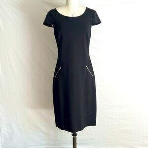 Short-Sleeved, Machine-Washable Dress with Zipper Embellishments
